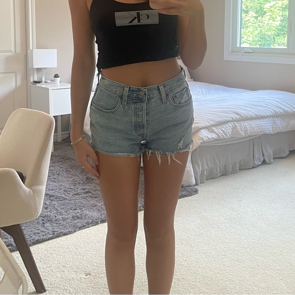 Levi’s Shorts, Size 27 - Picture 4 of 4